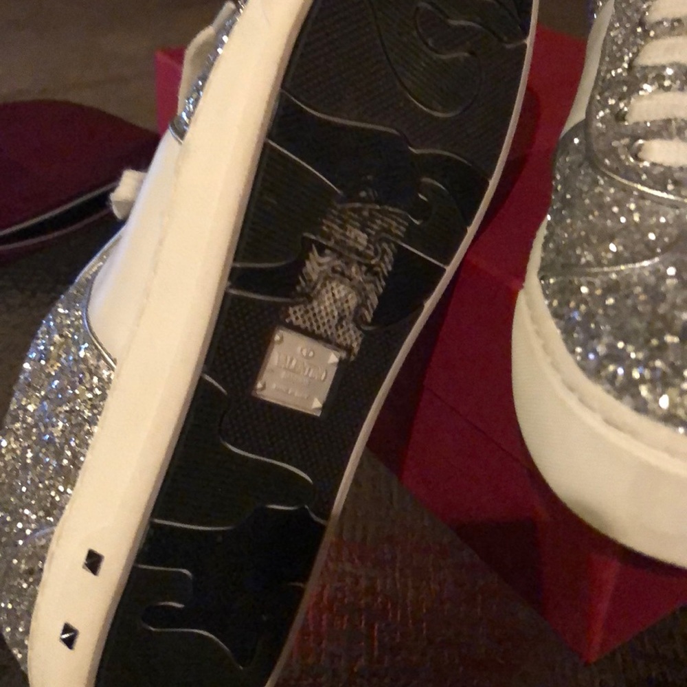 Shoes - Picture 4 of 5